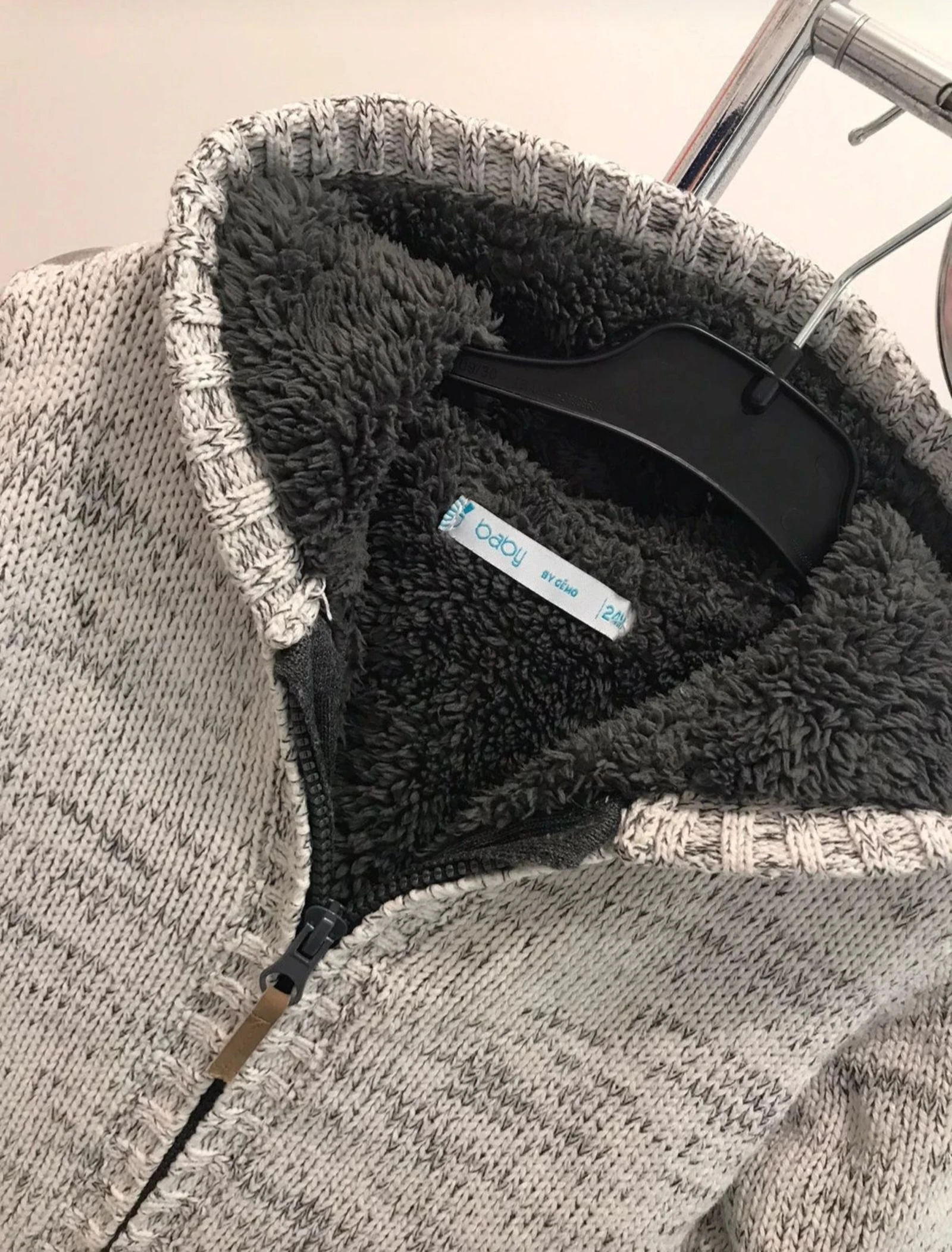 🌟Chaleco bebé ultra cálido y muy suave - forrado de polar con capucha – 24 meses- estado perfecto 🌟 – photo 2